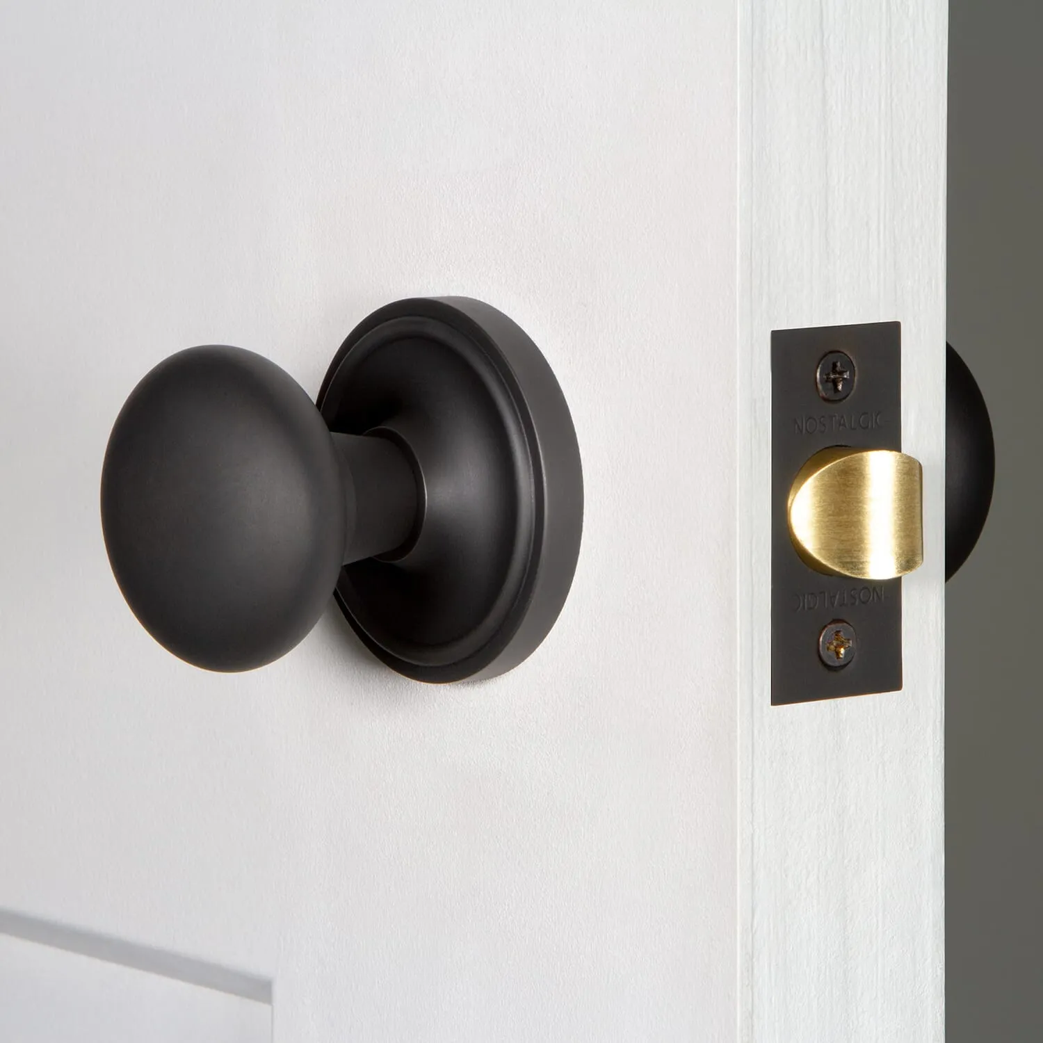 Classic Rosette with New York Knob in Oil-Rubbed Bronze