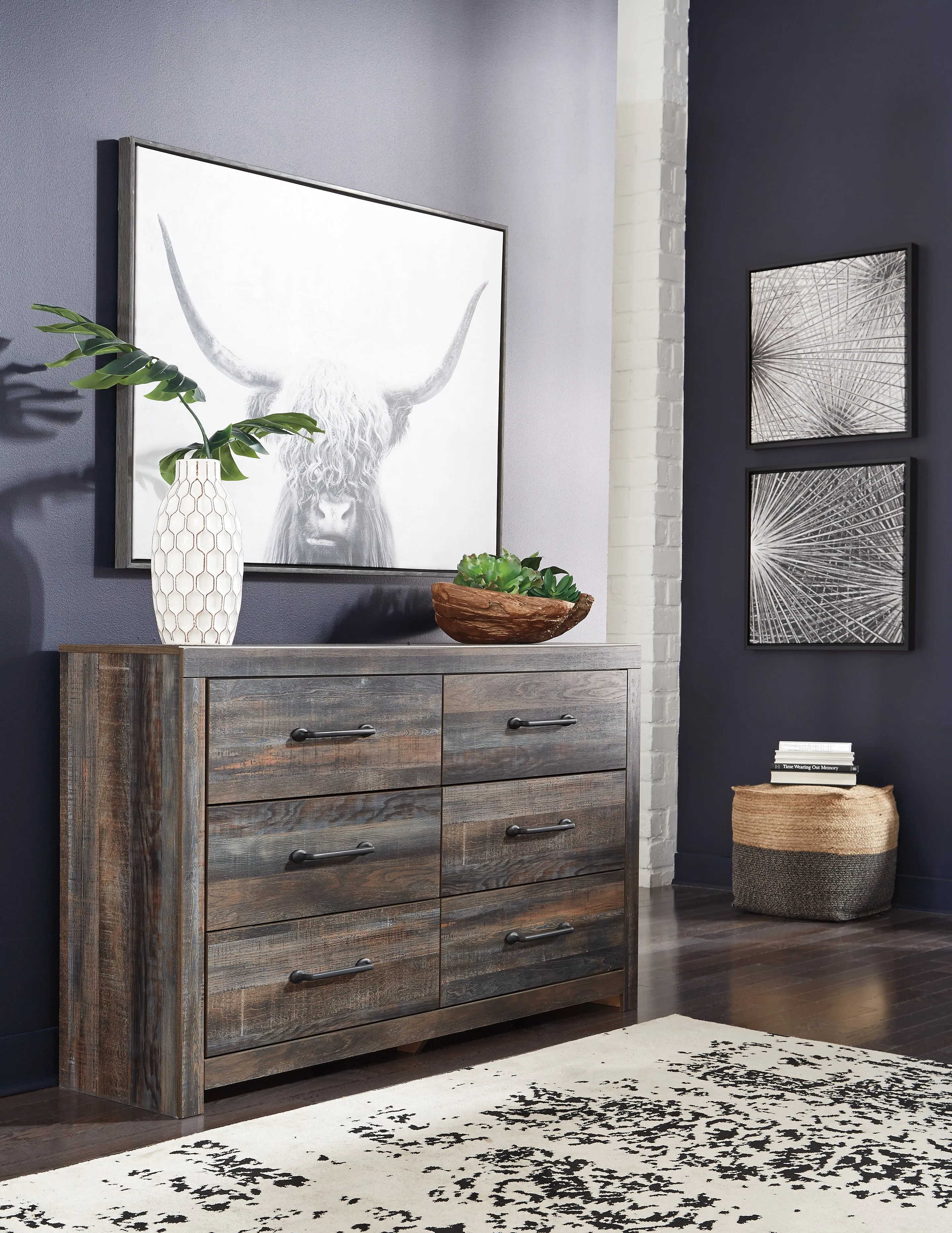 Drystan Queen Panel Bed with Dresser and Nightstand in Multi