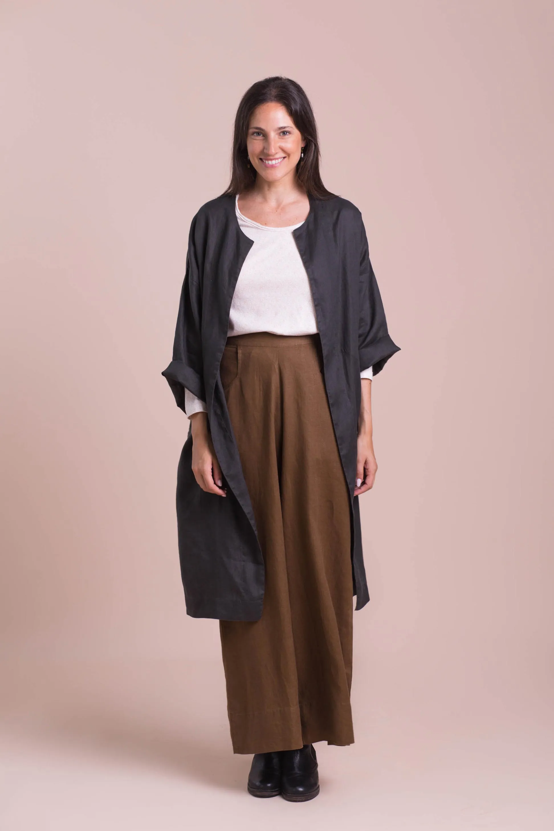Isabella linen jacket in Carbon