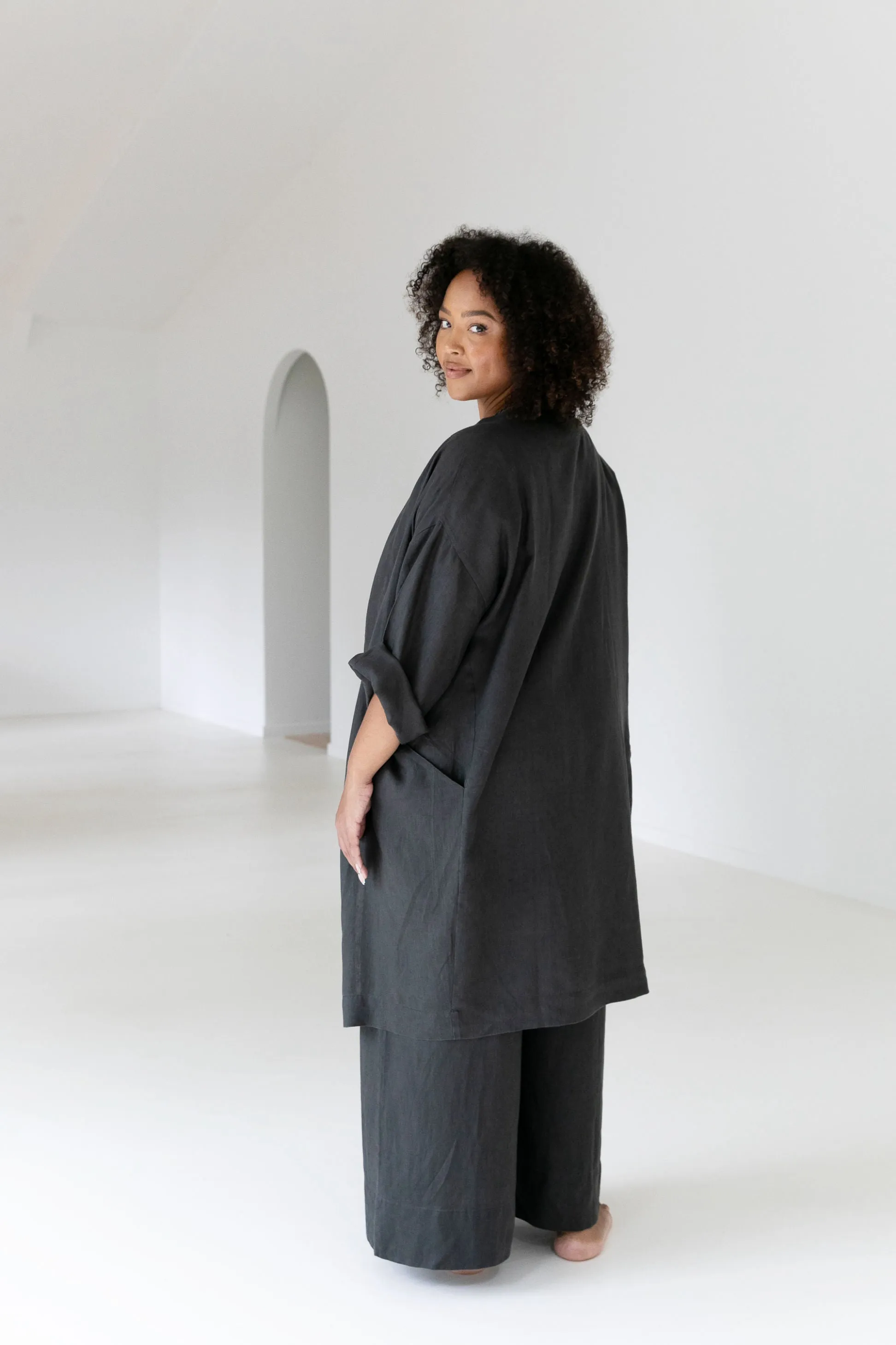 Isabella linen jacket in Carbon