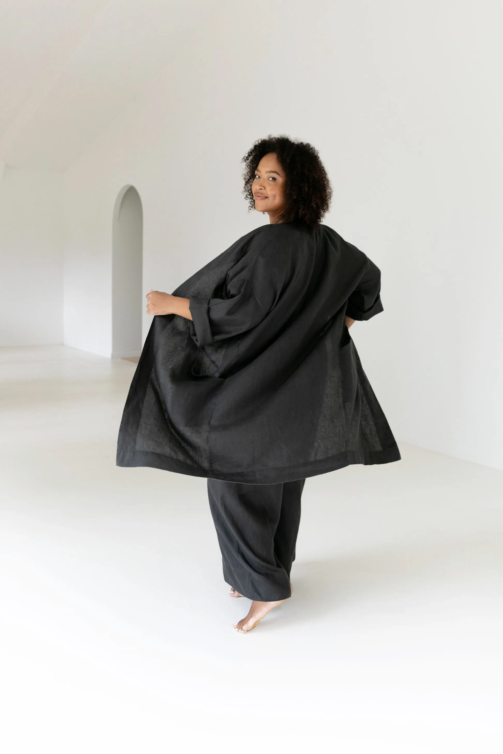 Isabella linen jacket in Carbon