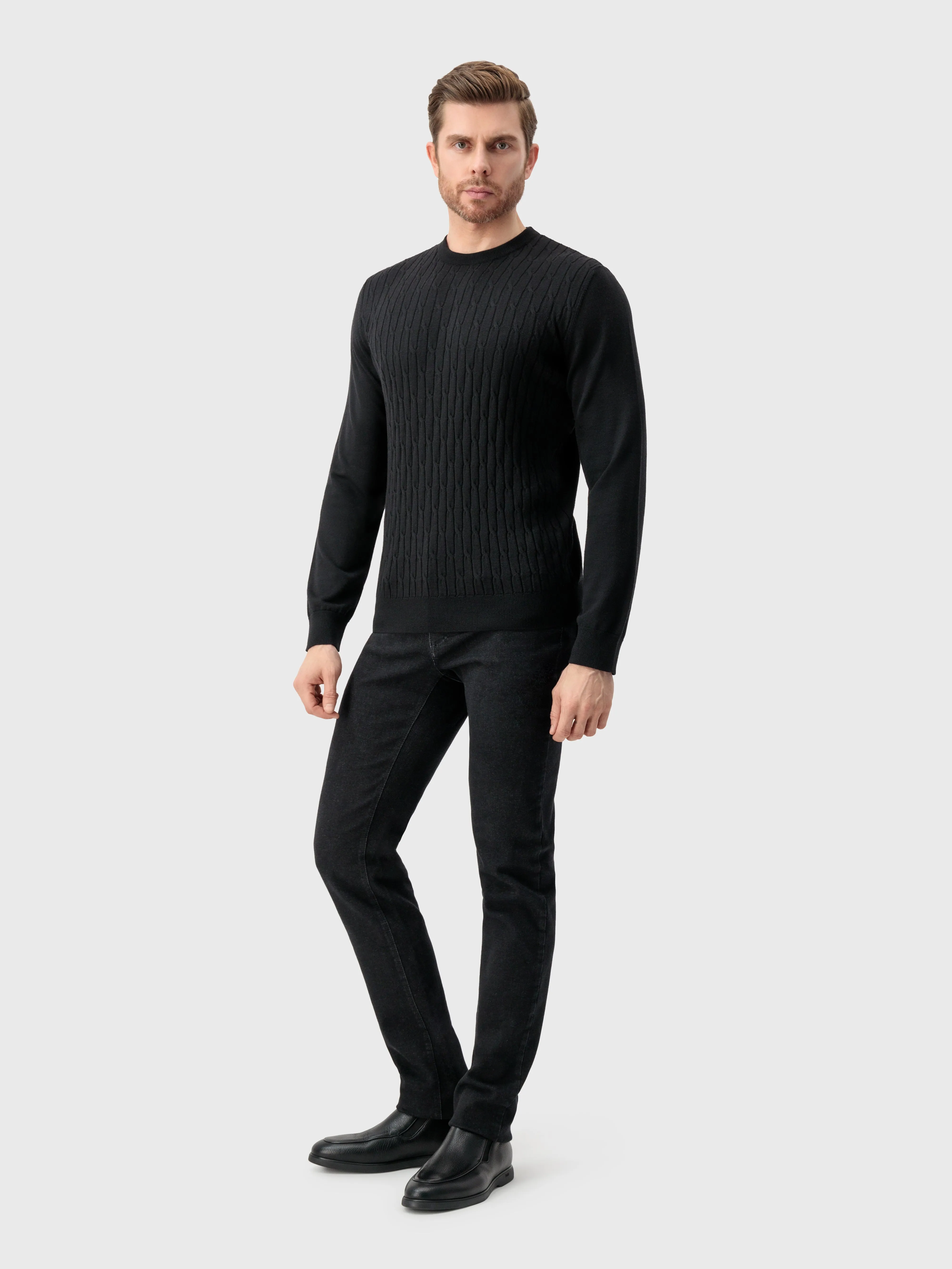 Pullover with Cable Knit Pattern Black