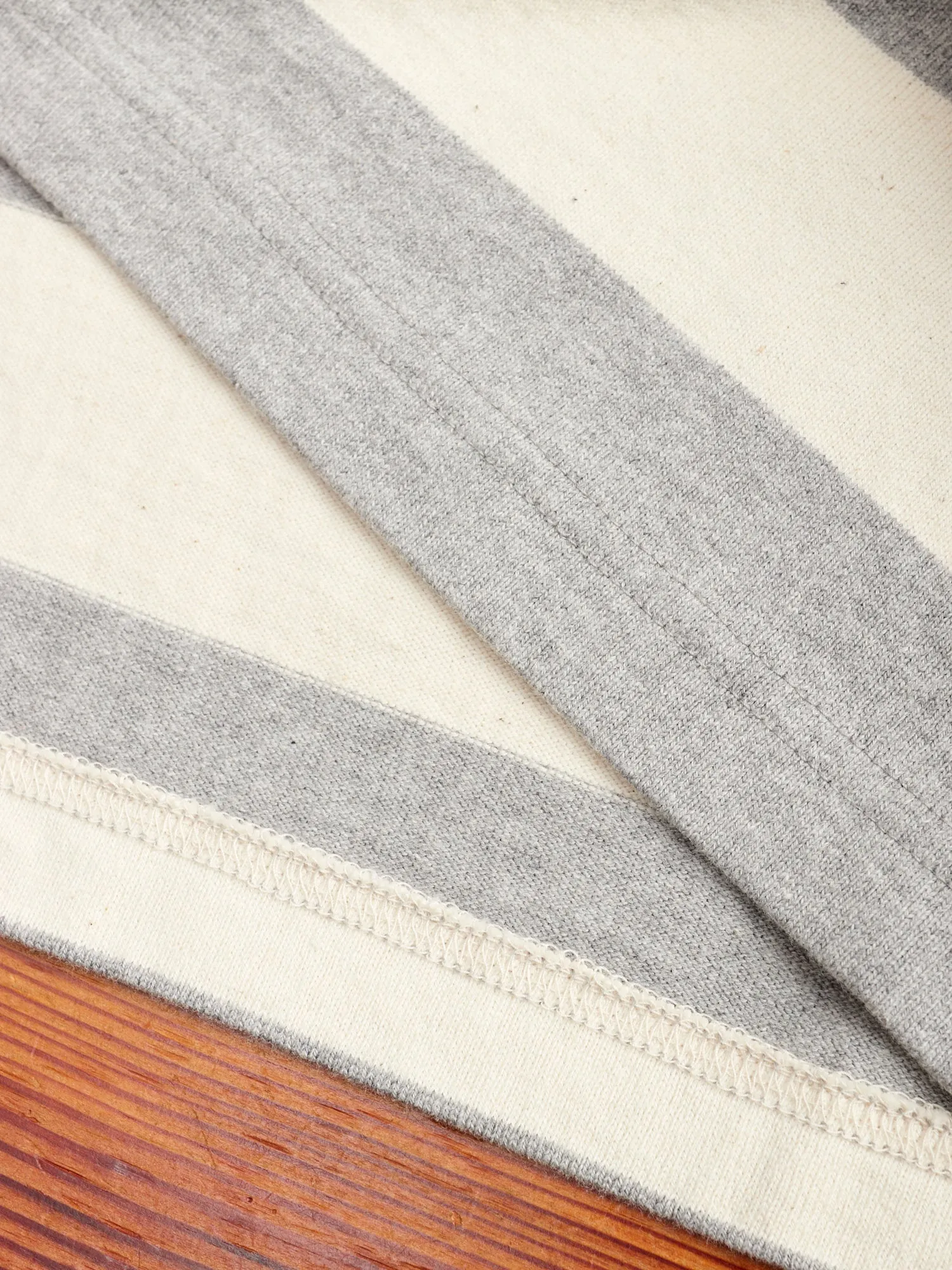 Striped Border Long Sleeve T-Shirt in Heather Grey